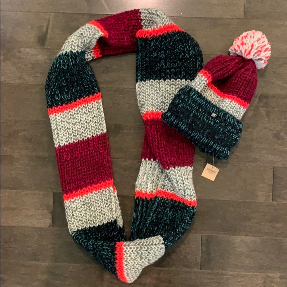 AE Hat & Scarf Set